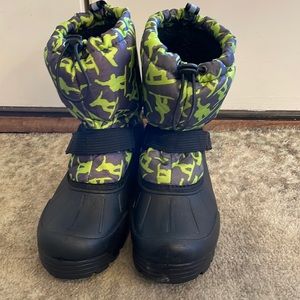 Boys snow boots